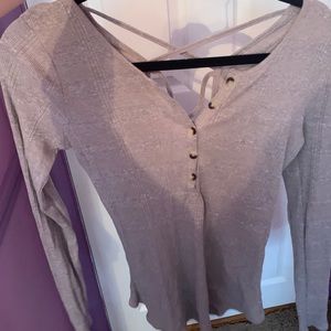 Cute shirt with back detail